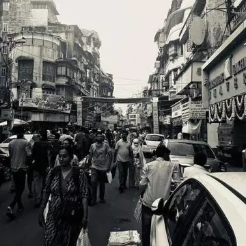 Zaveri Bazar is one of the famous street shopping places in Mumbai