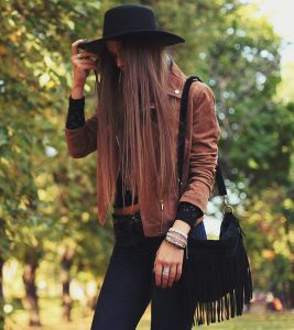Colors That Go With Brown – Tips And Outfit Ideas