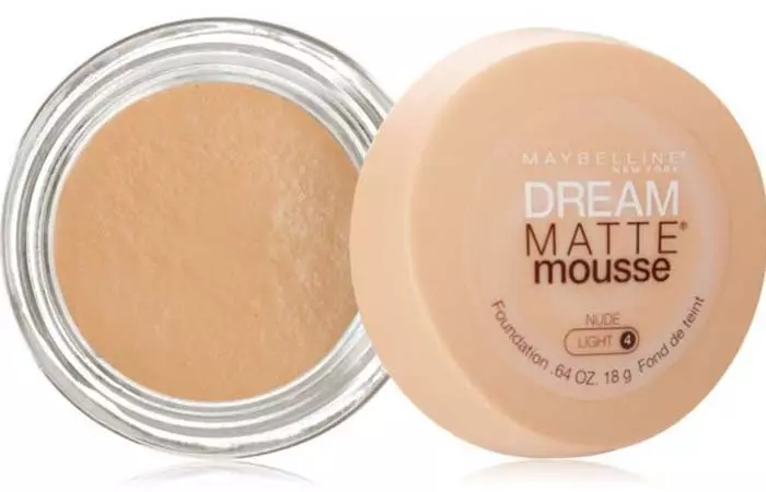 Maybelline Dream Matte Mousse Foundation Nude 40