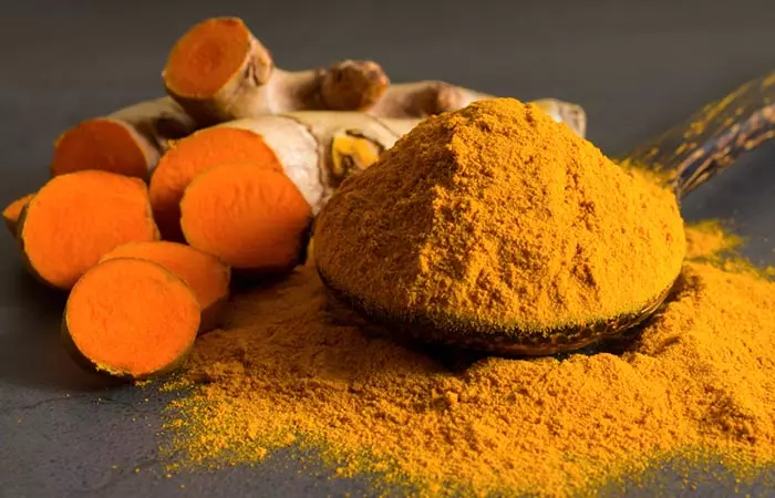 Use turmeric to treat bacterial vaginosis