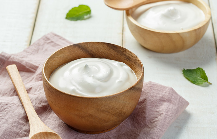 Use yogurt to treat bacterial vaginosis