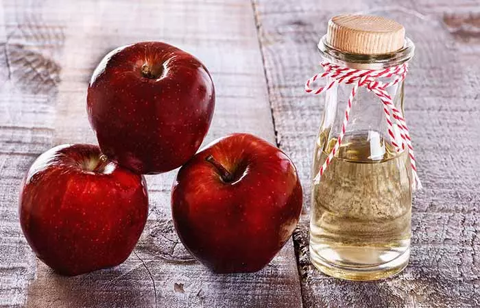 Apple cider vinegar for reducing body odor
