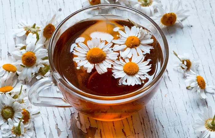 Chamomile tea as home remedy for tonsillitis