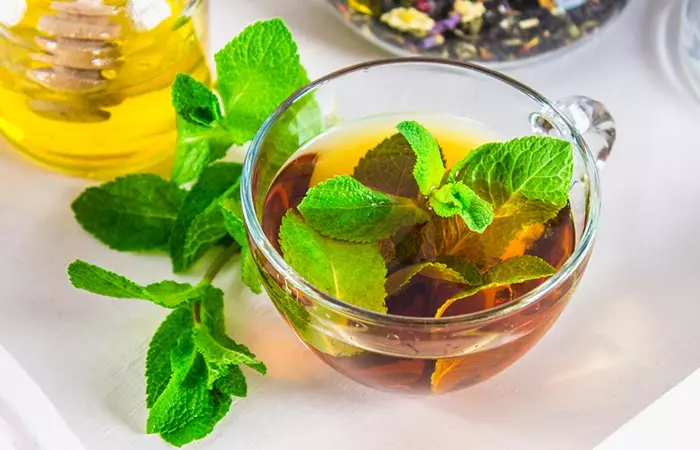 Peppermint tea to relieve tired legs and feet