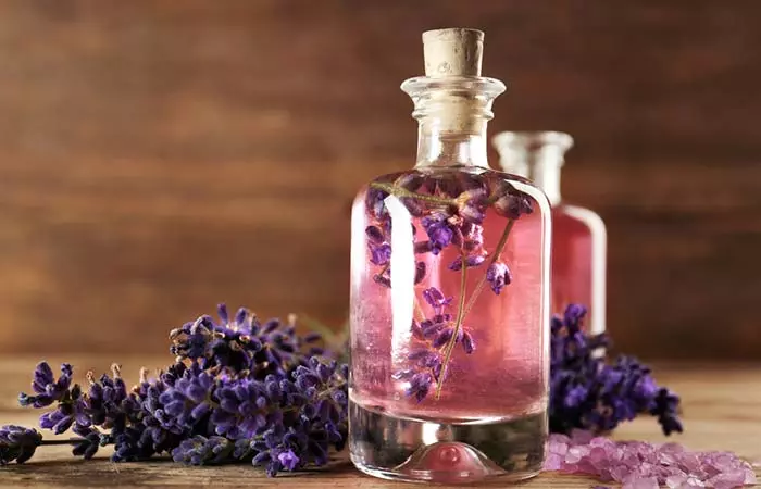 Lavender oil for reducing body odor