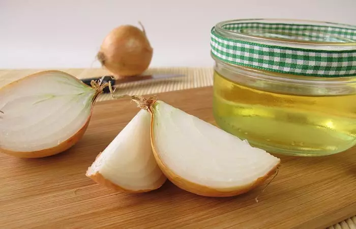 8. Onion Juice For Hair Fall 