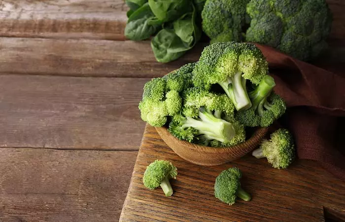 Broccoli contains vitamin C