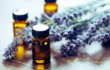 Lavender oil to get rid of a black eye