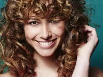 40 Best Curly Hairstyles With Bangs For Women To Try