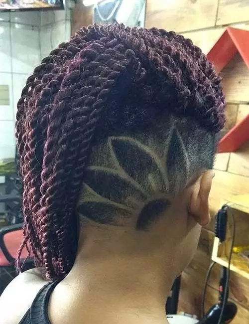 Head pattern Senegalese twist hairstyle