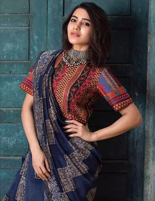 Samantha wearing a cotton saree