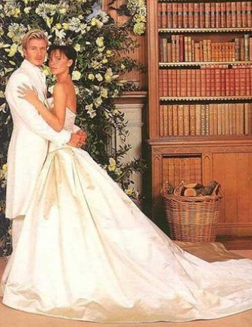 15 Beautiful Celebrity Wedding Dresses Of All Time!