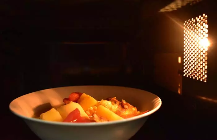 2. Heating Food Incorrectly In The Microwave 