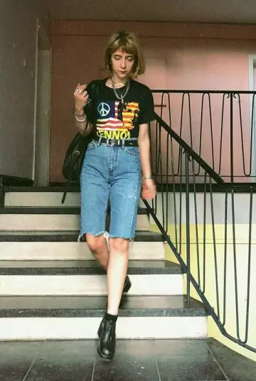 High waisted denims from the 80s fashion trends