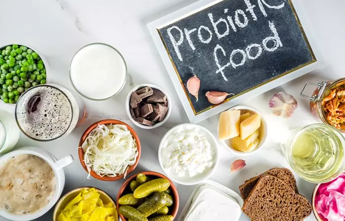 A spread of probiotic food to prevent back acne issues