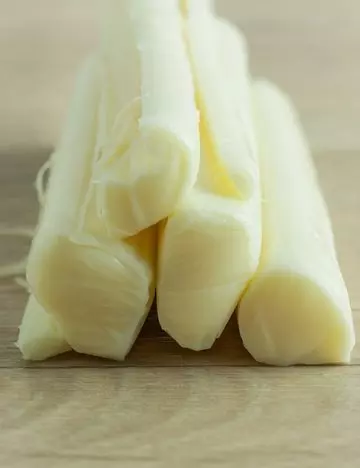 String cheese is a healthy snack for weight loss at night