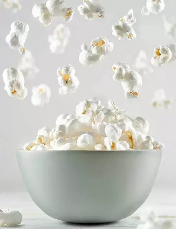 Air popped popcorn is a healthy snack for weight loss at night