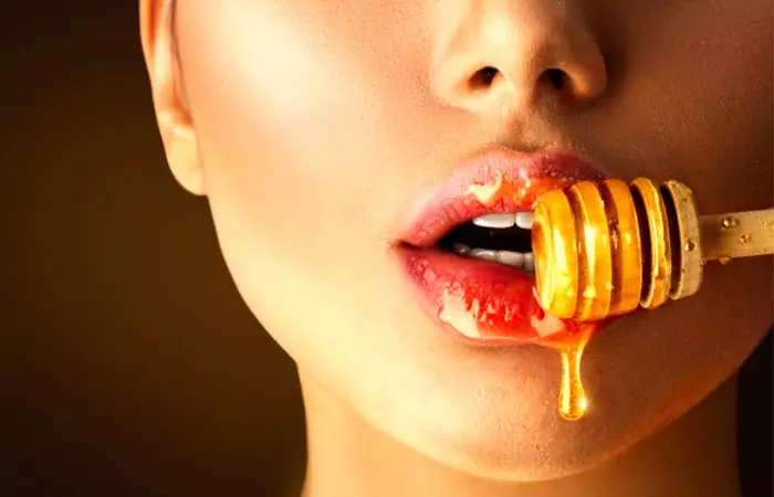 Heal Dry Lips With Honey