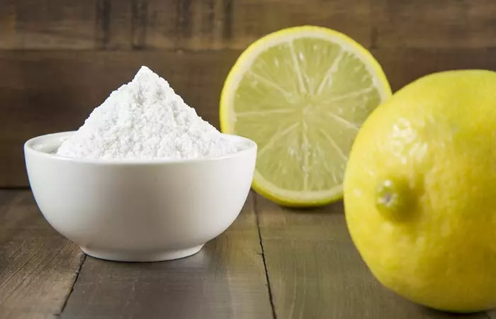 Remove Stains From Your Nails With Lemon And Baking Soda