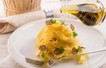 Tagliatelle pasta with truffle oil.