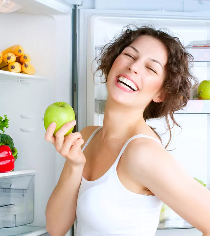 6 Quick Ways To Get Rid Of The Bad Smells In Your Fridge