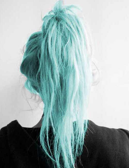 Couleur de cheveux bleu aqua
