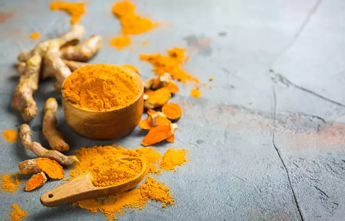 Turmeric powder for bad taste in the mouth