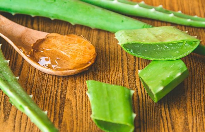 DIY coffee and aloe vera scrub