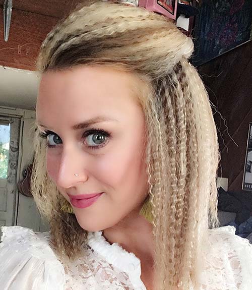 Crimped hair 80s hairstyle