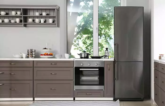 Kitchen Appliances On Window Sills 