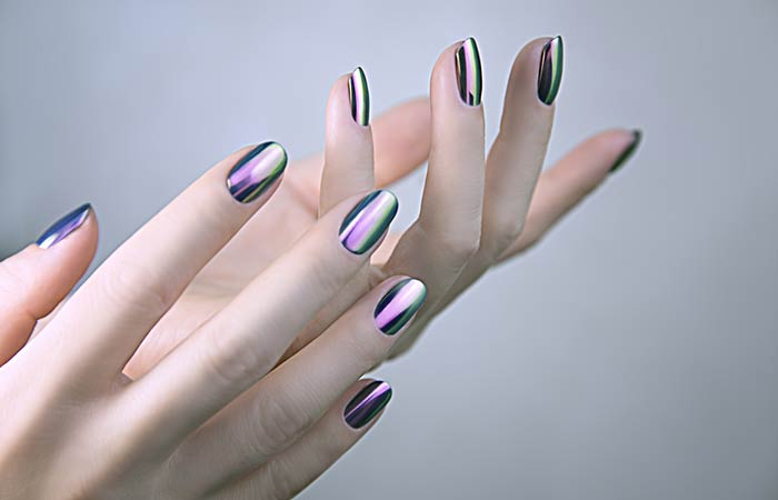 Mirror manicure for attractive and shiny nails