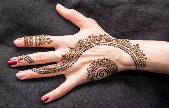 Ring Finger Mehndi Design in Hindi