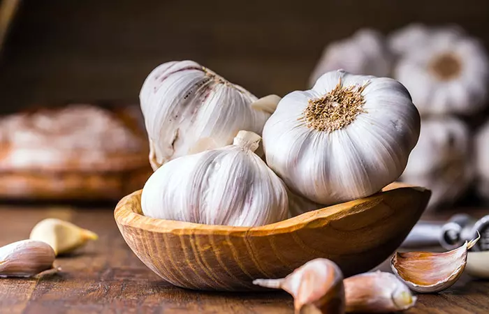 Garlic juice for hair growth
