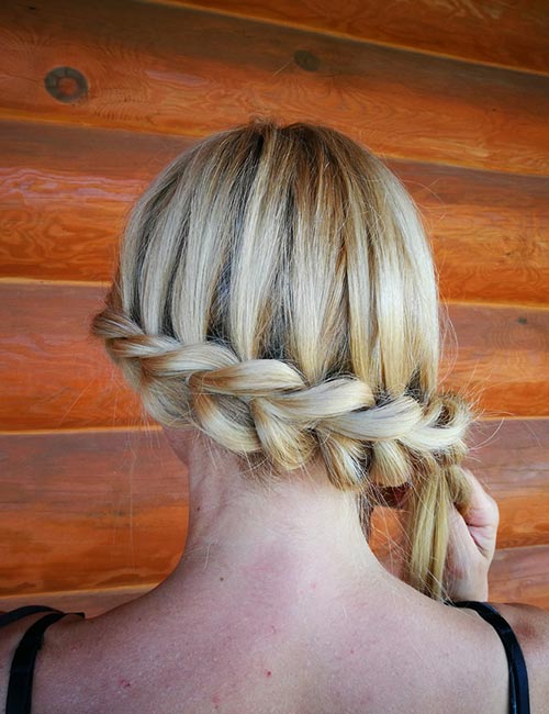 Cascading side braid hairstyle for a simple look