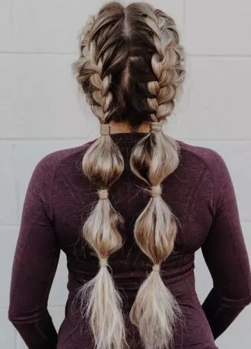 Side braid with bubbles hairstyle for a cute look
