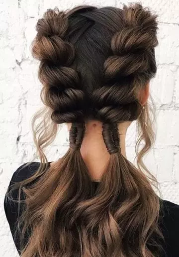Twisted side braids hairstyle for a beautiful look