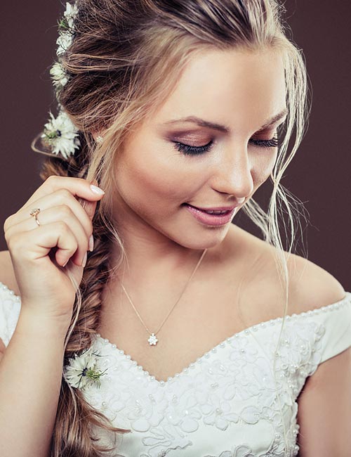 Wedding side braid hairstyle for brides
