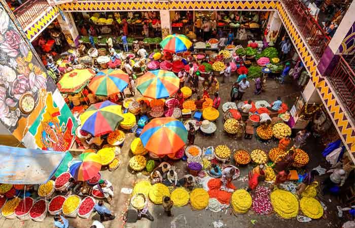 Bengaluru has still preserved some of the colonial buildings of the British era and they have their own charm