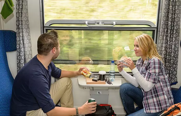 I Met My Boyfriend Of 5 Years While On A Train Journey To Mumbai