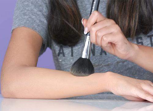 De Beste Make-Up Voor Tatoeages Hoe Een Tatoeage Met Make-Up Te Bedekken