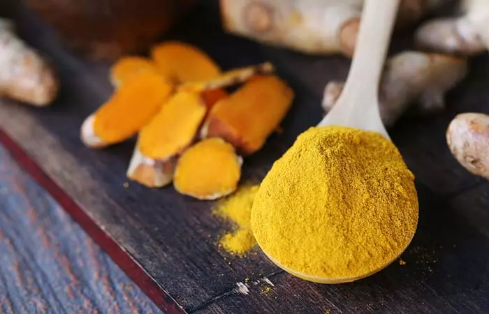 Turmeric Paste For Lip Pimples in Hindi
