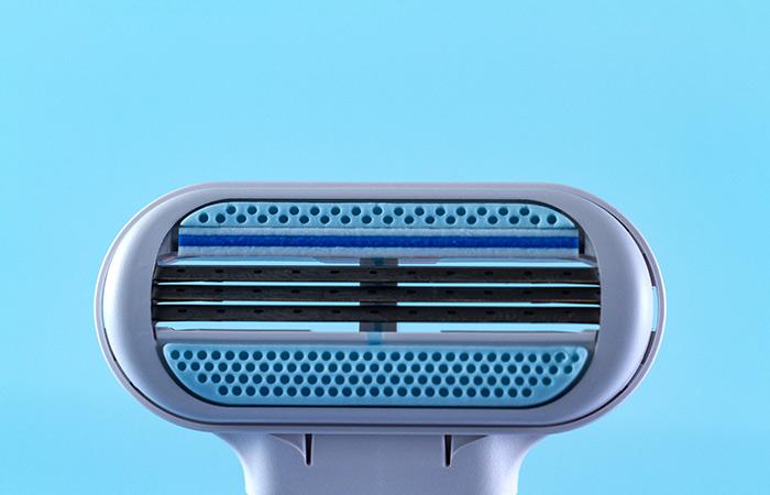 Women’s Razors Are Larger And Have Rounded Heads