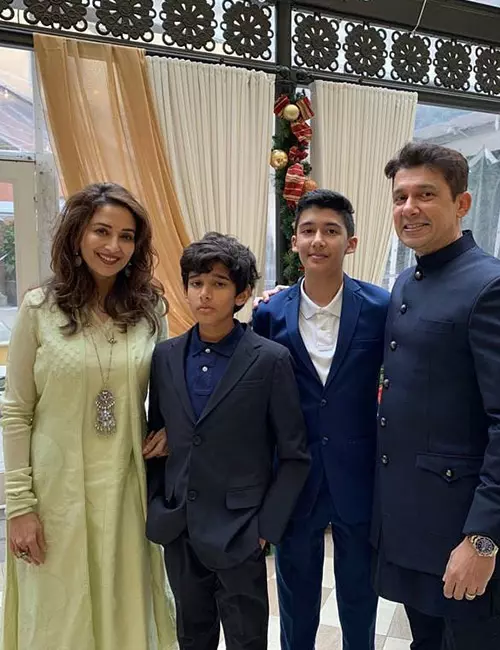 3.-Madhuri-Dixit-Nene