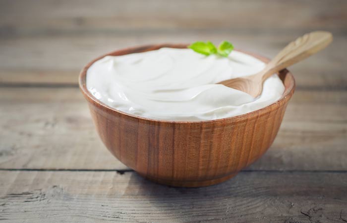 Protein treatment for natural hair with Greek yogurt
