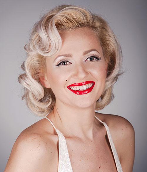 32 Fashionable Pin Up Hairstyles