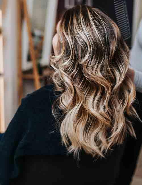 50 Eye-Catching Blonde Highlights For Brown (Bronde Hairstyles)