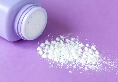 Use Baby Powder To Get Dramatic Eyelashes