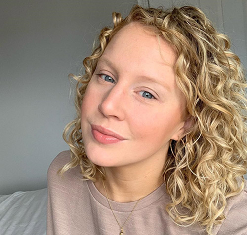 20 Surreal Curly Blonde Hairstyles Tips To Maintain The Curls
