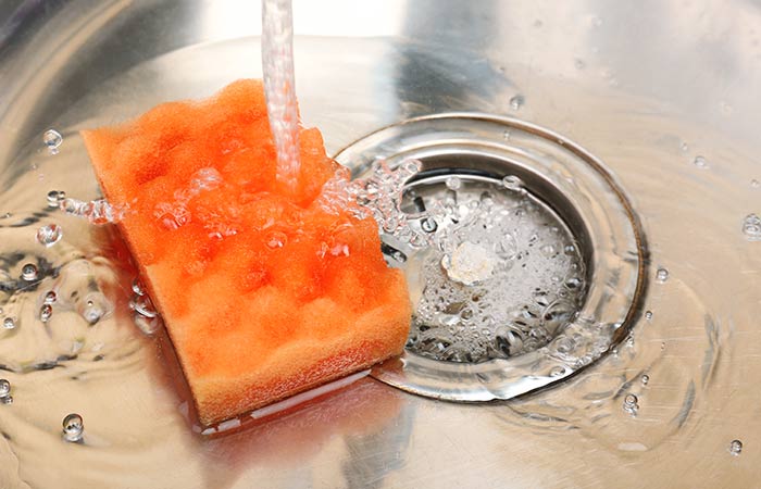 Wet sponge for homemade ice pack