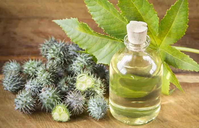 Castor oil for thicken scanty eyebrows Castor oil for thicken scanty eyebrows